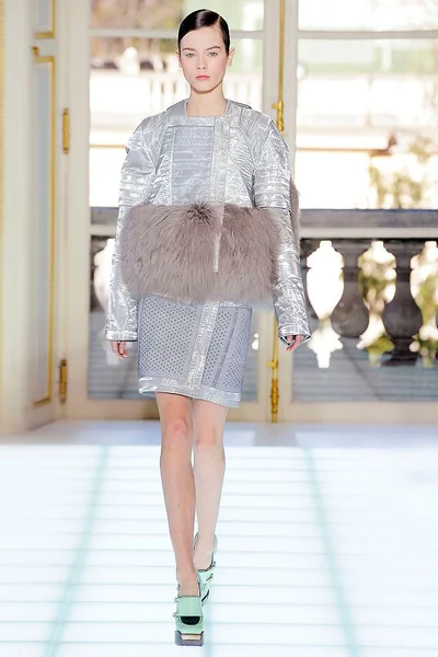 Look 2